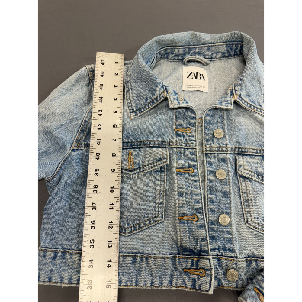 ZARA Women's Medium Cropped Denim Jacket Light Wash Blue Distressed Jean Jacket - Picture 5 of 7